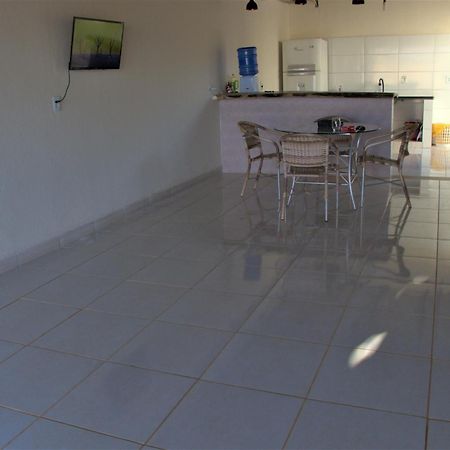 Casa Com 03 Quartos Tendo 02 Com Ar Condicionado No Asfalto A 1,5 Km Do Centro Chapada dos Guimarães Eksteriør bilde
